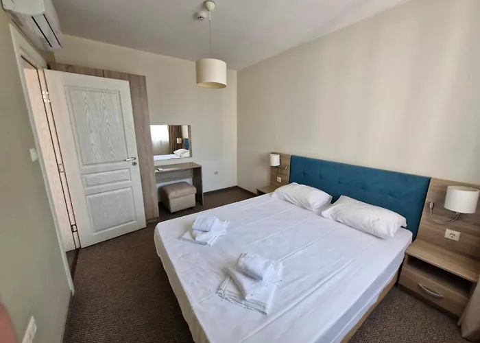 Sun Travel Sunny * Slantchev Briag