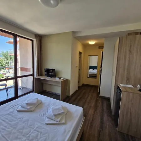 Sun Travel Sunny Апартаменты Солнечный берег